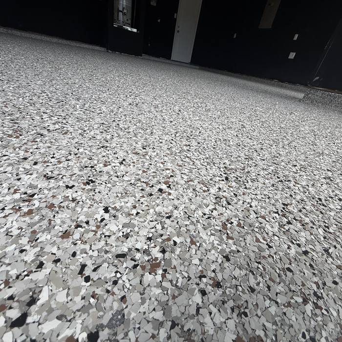 Close up of a gray tone flake broadcast